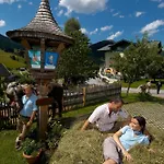 Wohlfuehlresort Und Feriengut Martinerhof Санкт-Мартин-ам-Тенненгебирге