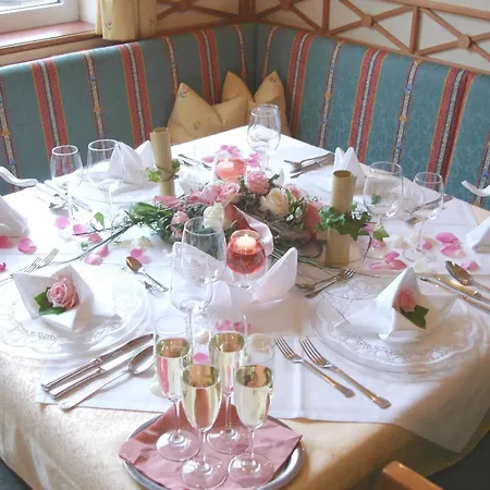 Hotel Wohlfuehlresort Und Feriengut Martinerhof Sankt Martin am Tennengebirge