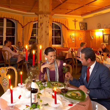 Hotel Wohlfuehlresort Und Feriengut Martinerhof Sankt Martin am Tennengebirge