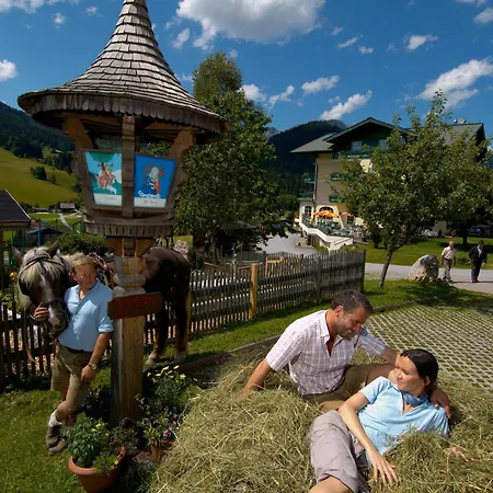 Wohlfuehlresort Und Feriengut Martinerhof Sankt Martin am Tennengebirge