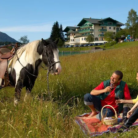 Wohlfuehlresort Und Feriengut Martinerhof Sankt Martin am Tennengebirge