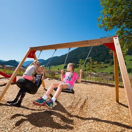 Wohlfuehlresort Und Feriengut Martinerhof Szálloda Sankt Martin am Tennengebirge