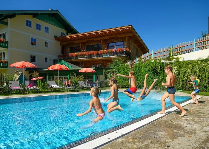 Hotel Wohlfuehlresort Und Feriengut Martinerhof Sankt Martin am Tennengebirge